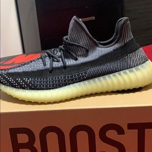 Yeezy boost 350 carbon